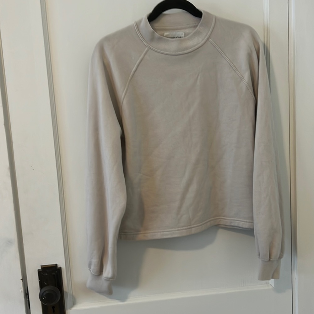 Abercrombie & Fitch Soft AF 90s Crew Neck Sweatshirt